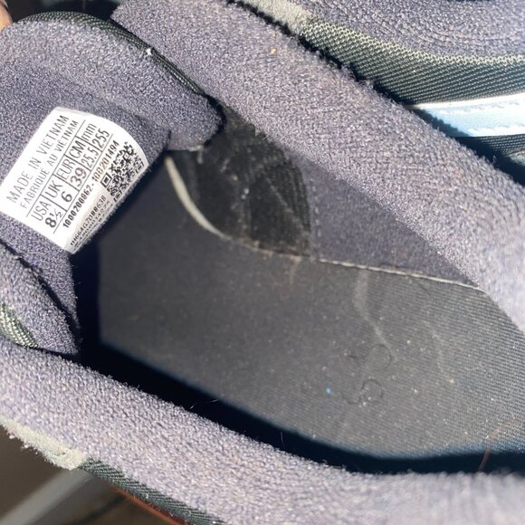 🌀 "Fresh Kicks, Fast Flicks" – Reebok Runners with One Quick Spin! - Picture 4 of 4